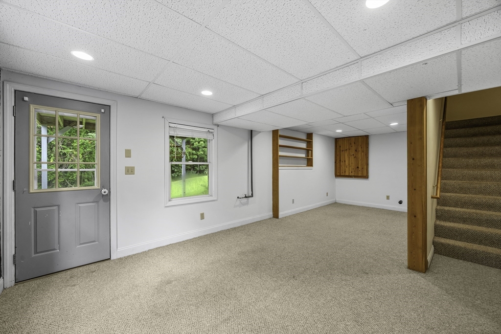 8 Cobb Ln Property Photo 24
