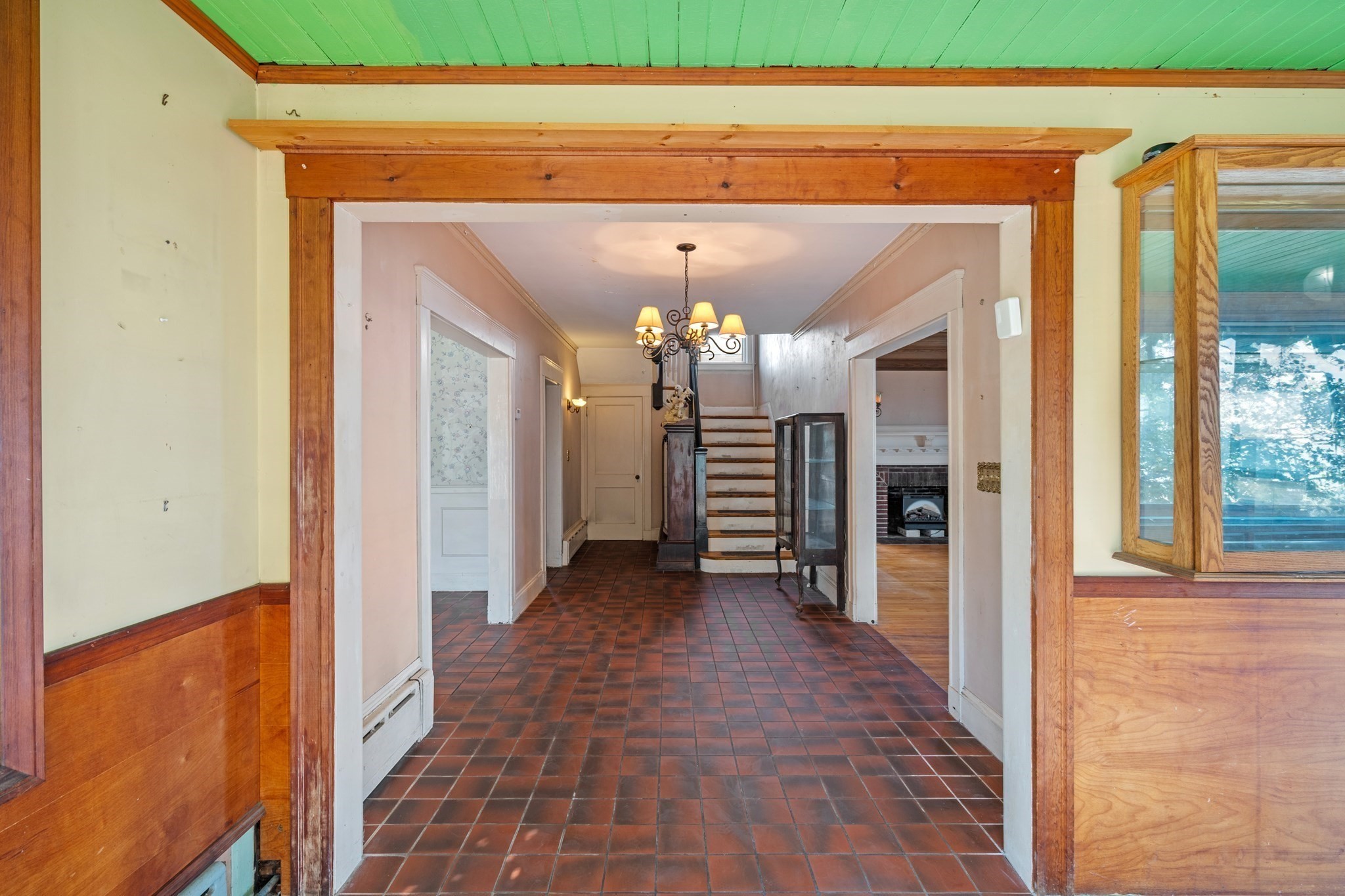 40 Harrington Ave Property Photo 6
