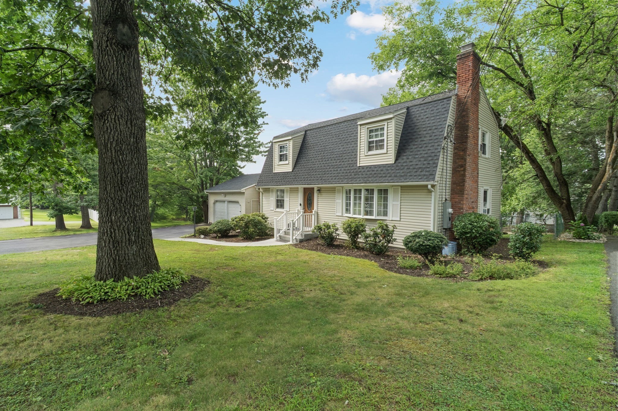 281 Newton Rd Property Photo 2
