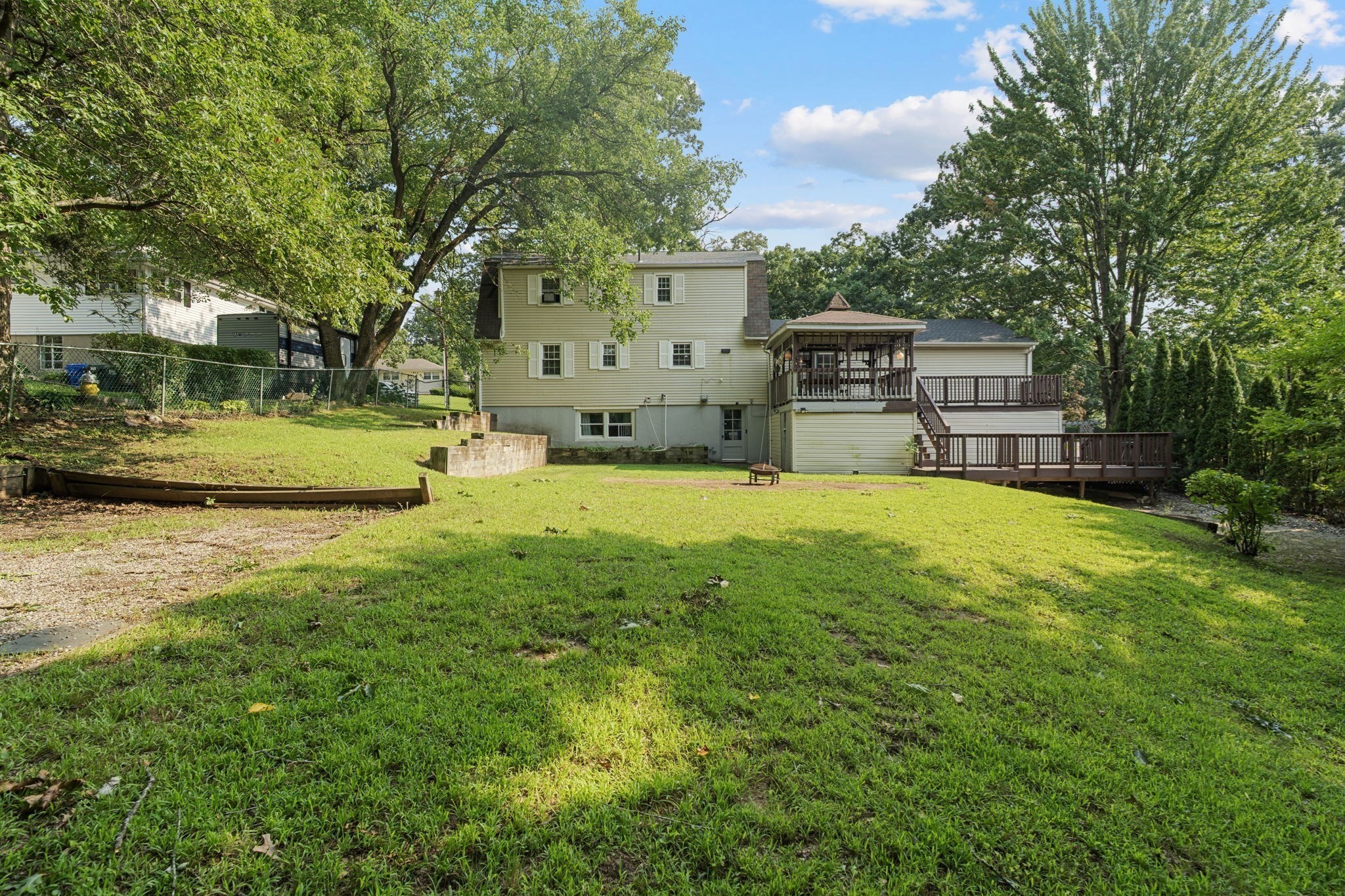 281 Newton Rd Property Photo 42