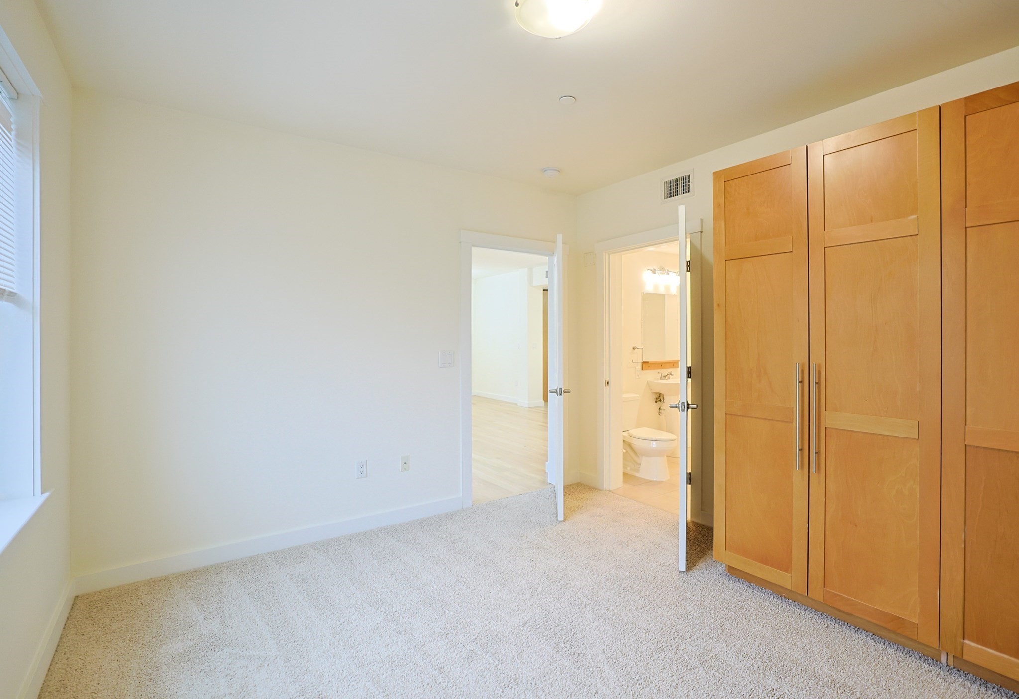 87 New # 302 Property Photo 5