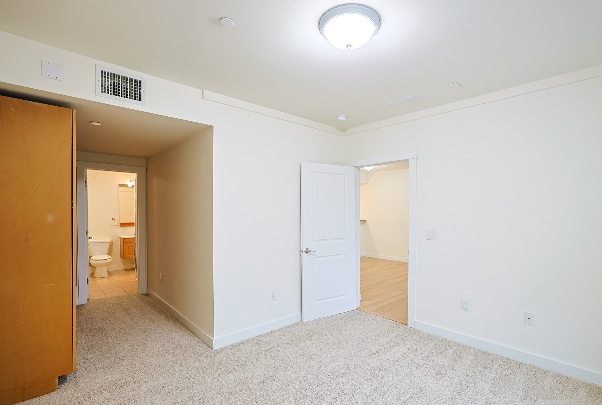 87 New # 302 Property Photo 9