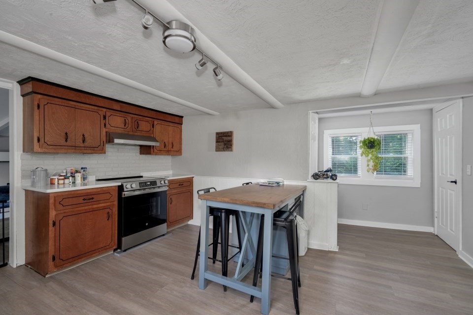 502 Summer St Property Photo 11