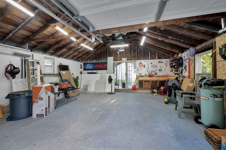 502 Summer St Property Photo 25