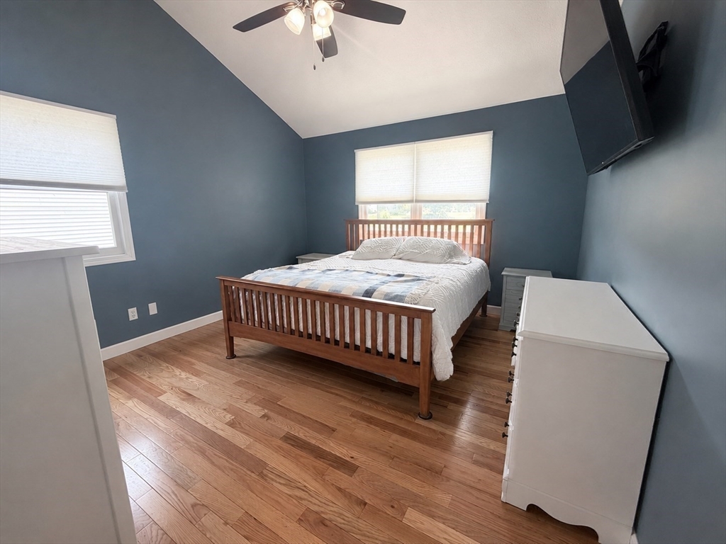 24 Montclair St Property Photo 9