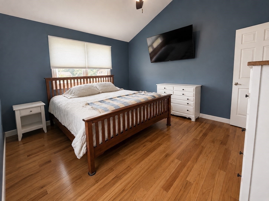24 Montclair St Property Photo 10