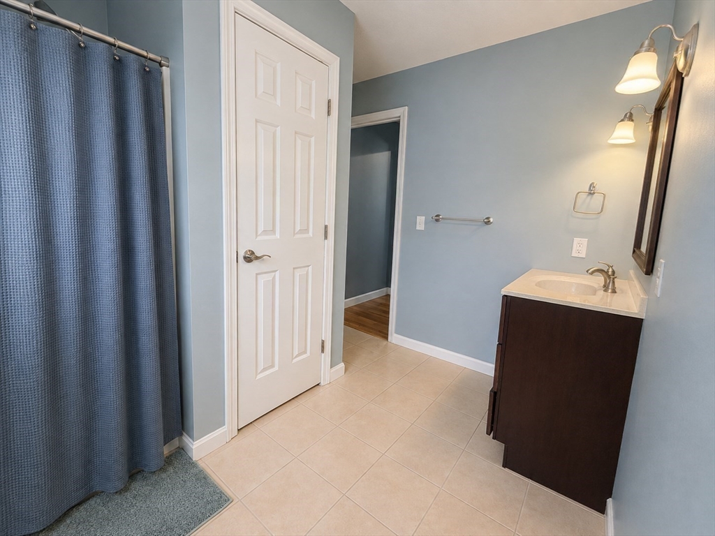 24 Montclair St Property Photo 12