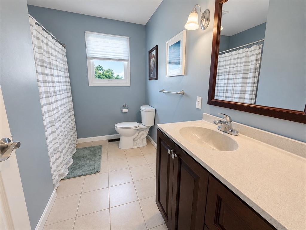 24 Montclair St Property Photo 15