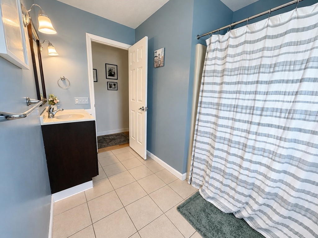 24 Montclair St Property Photo 16