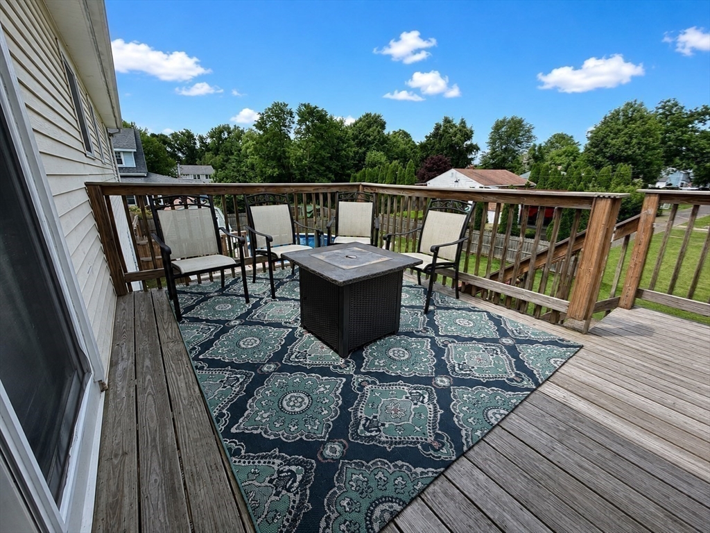 24 Montclair St Property Photo 22