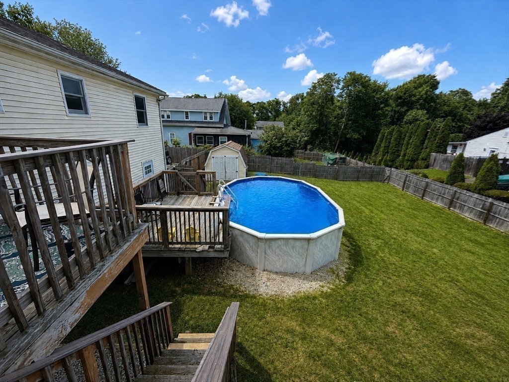 24 Montclair St Property Photo 23