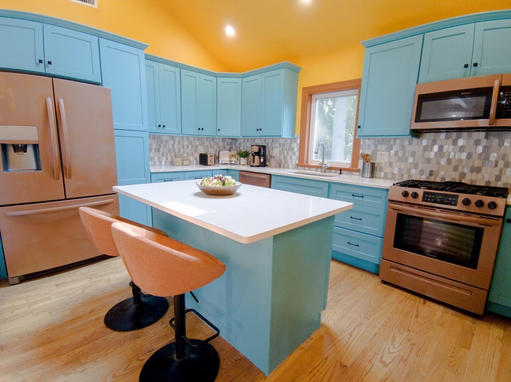 360 Harvard St Property Photo 5