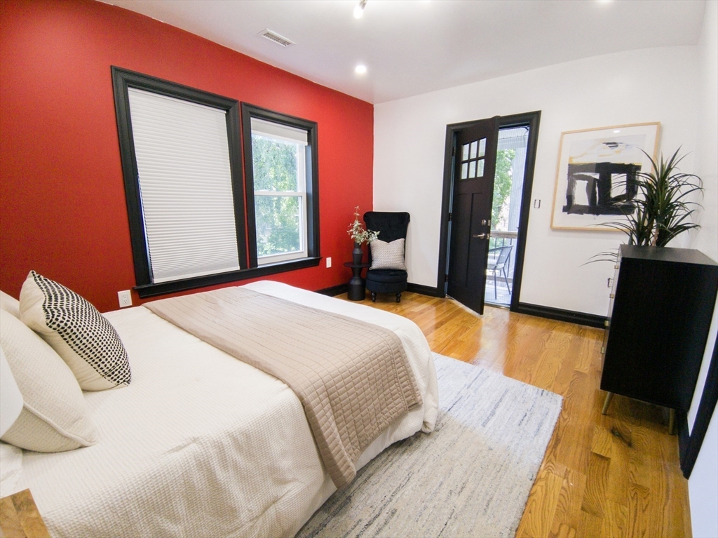 360 Harvard St Property Photo 12