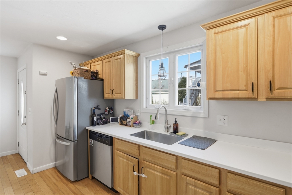 125 Mt Vernon St # D Property Photo 8