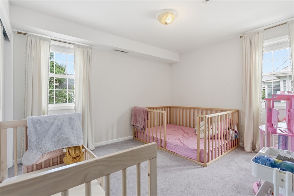 125 Mt Vernon St # D Property Photo 16