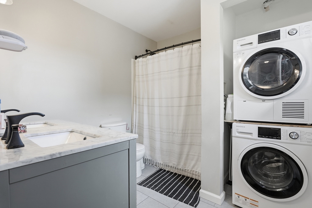 125 Mt Vernon St # D Property Photo 17