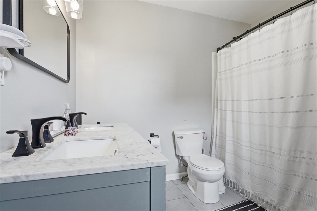 125 Mt Vernon St # D Property Photo 18