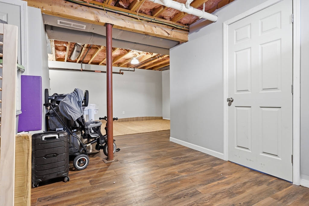 125 Mt Vernon St # D Property Photo 24