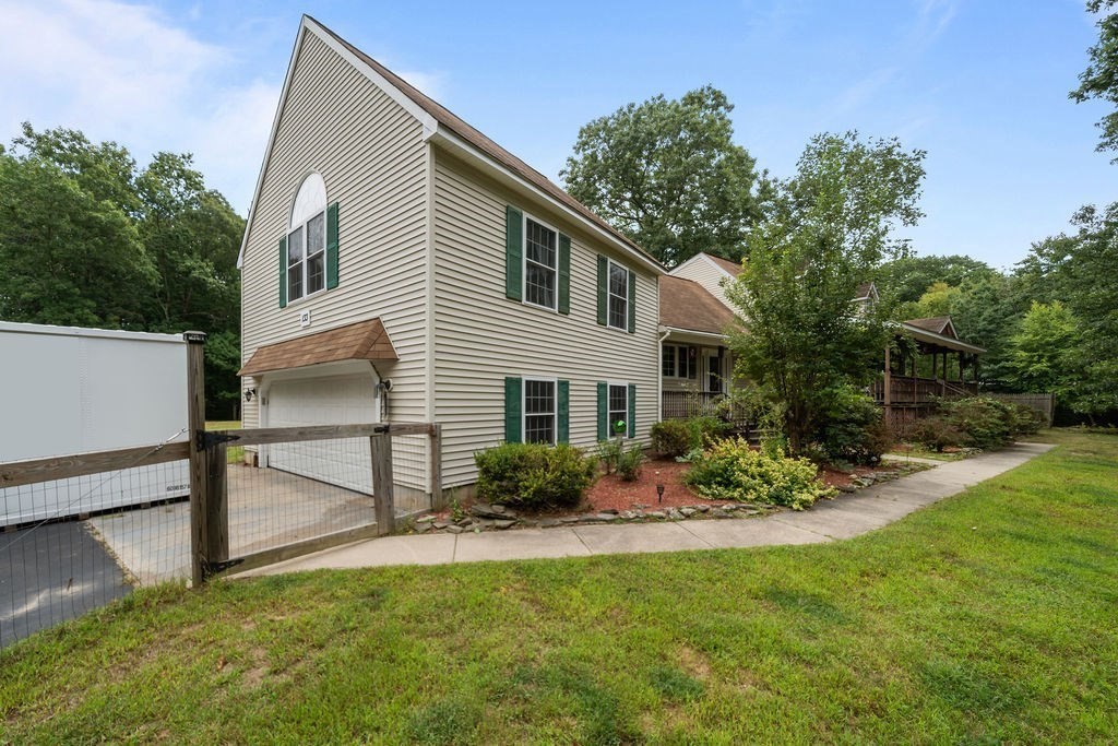 133 Killiney Woods Property Photo 4