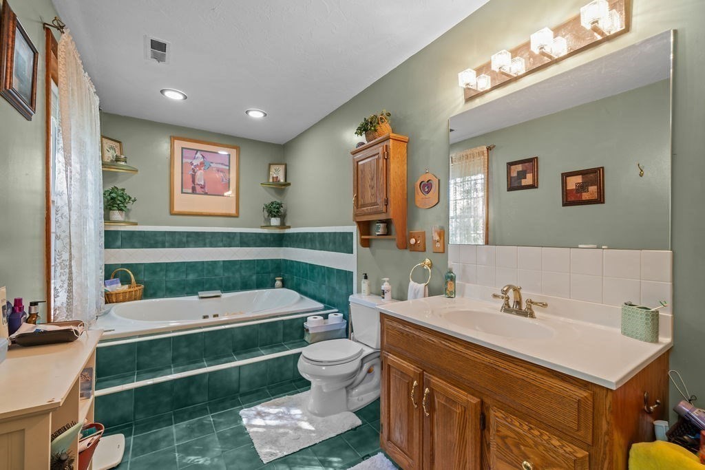 133 Killiney Woods Property Photo 32