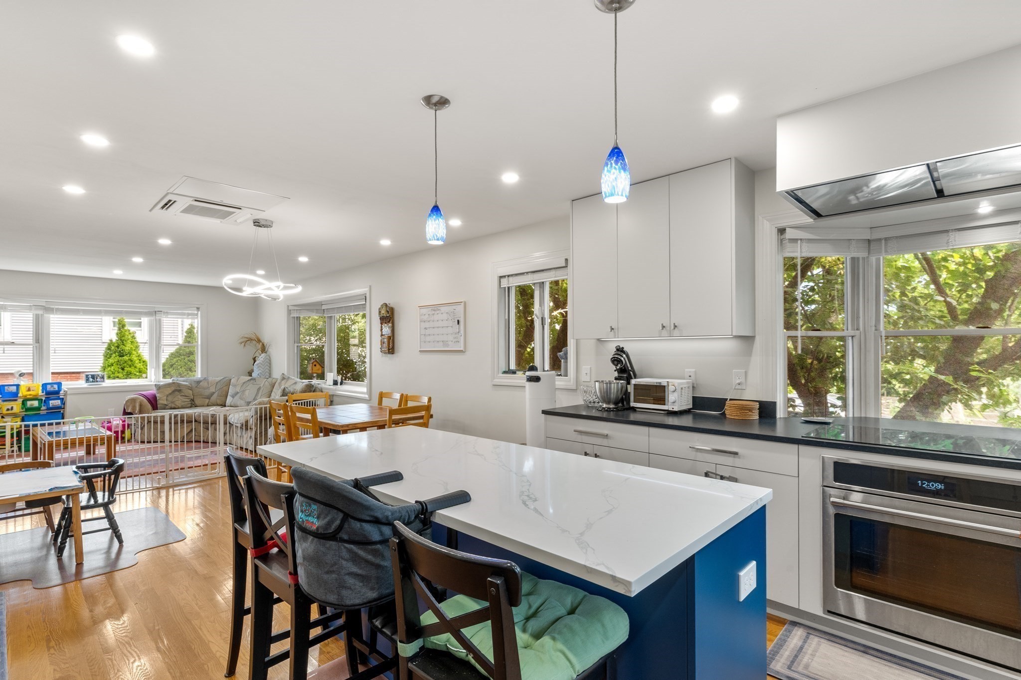 14 Belmont St # A Property Photo 3