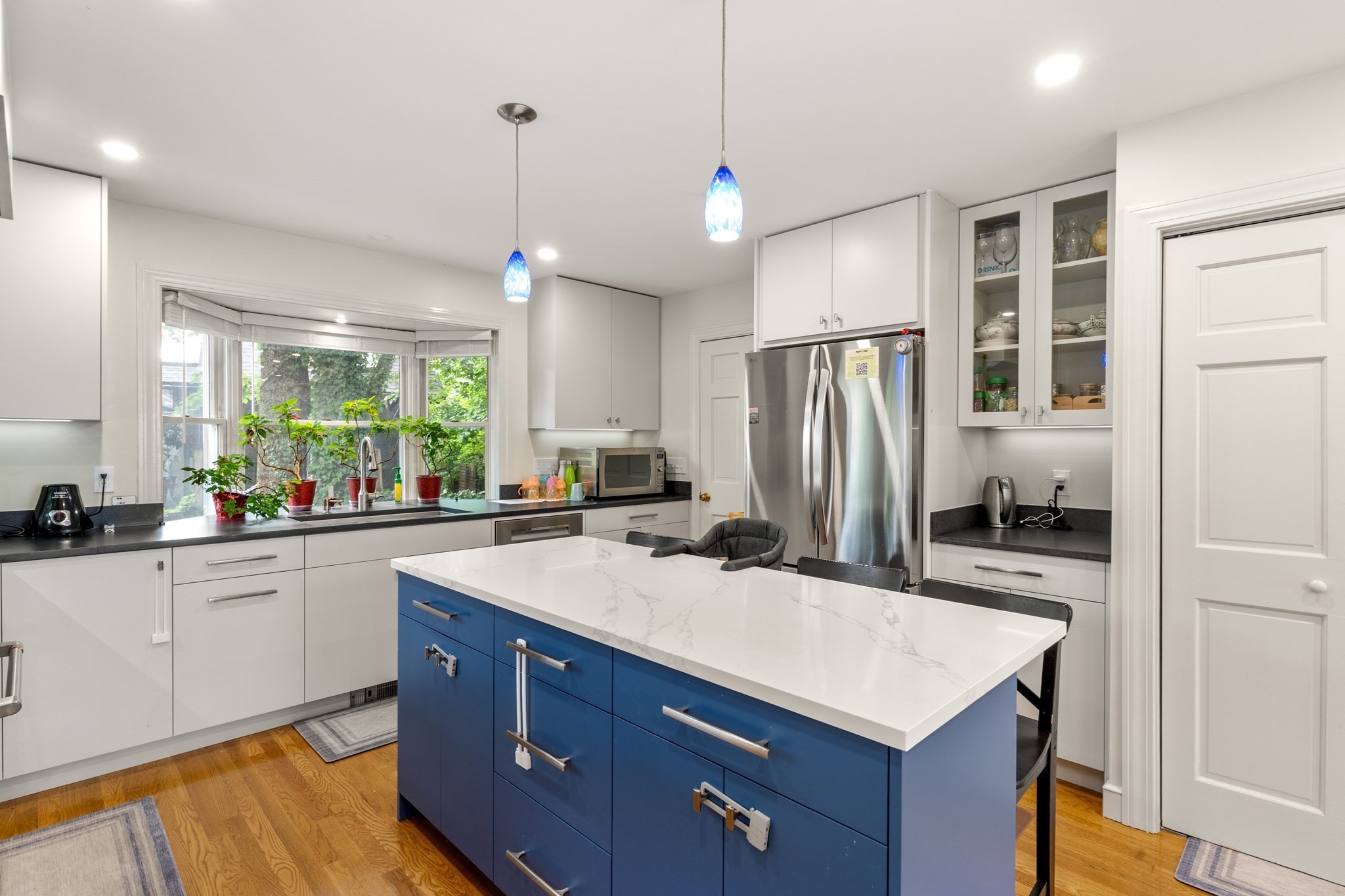 14 Belmont St # A Property Photo 4