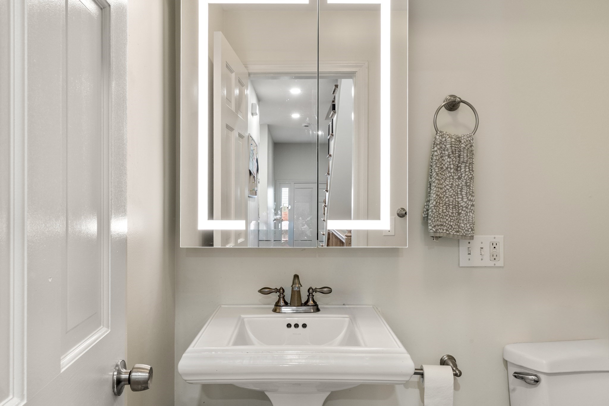 14 Belmont St # A Property Photo 6