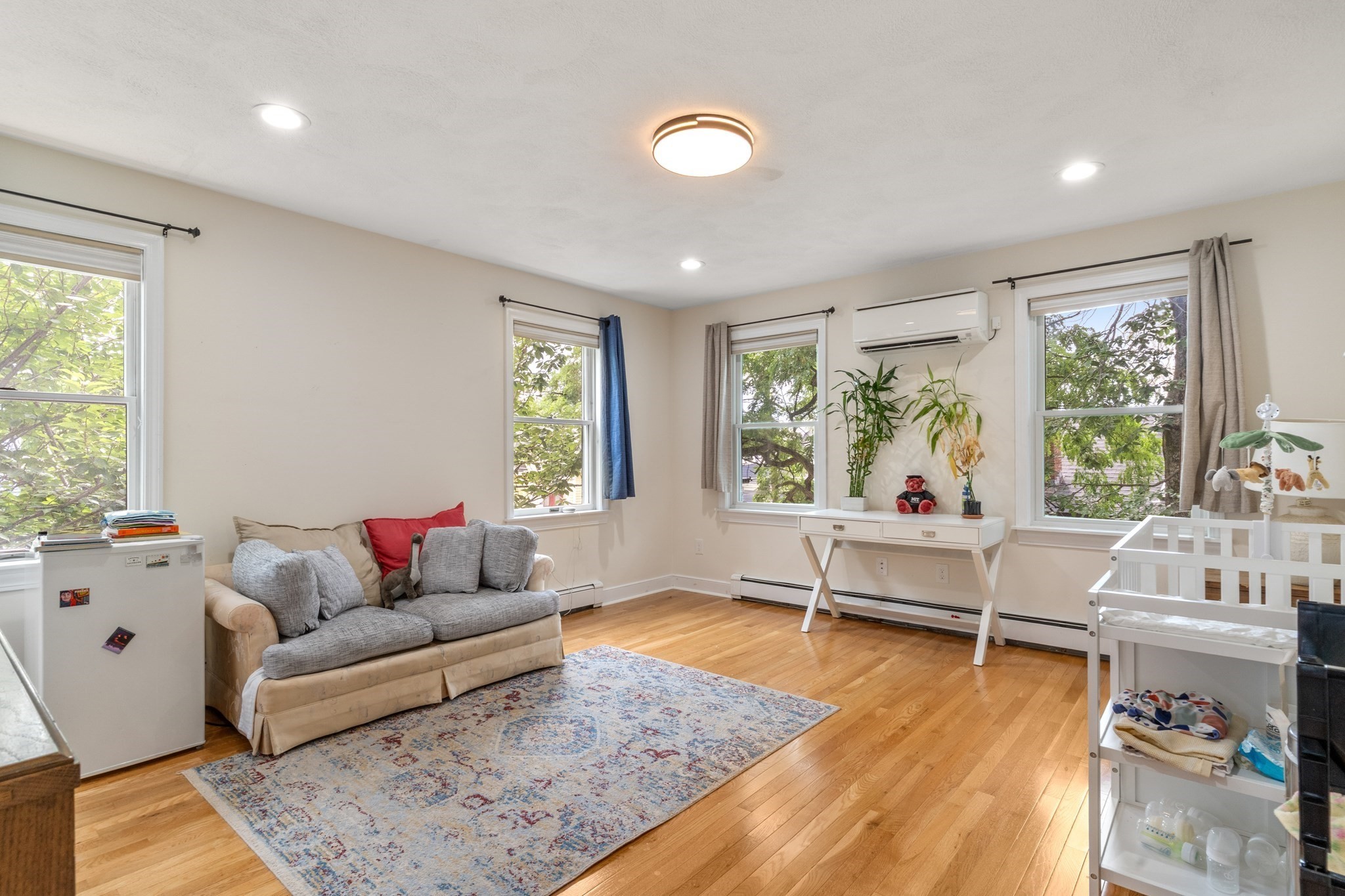 14 Belmont St # A Property Photo 9
