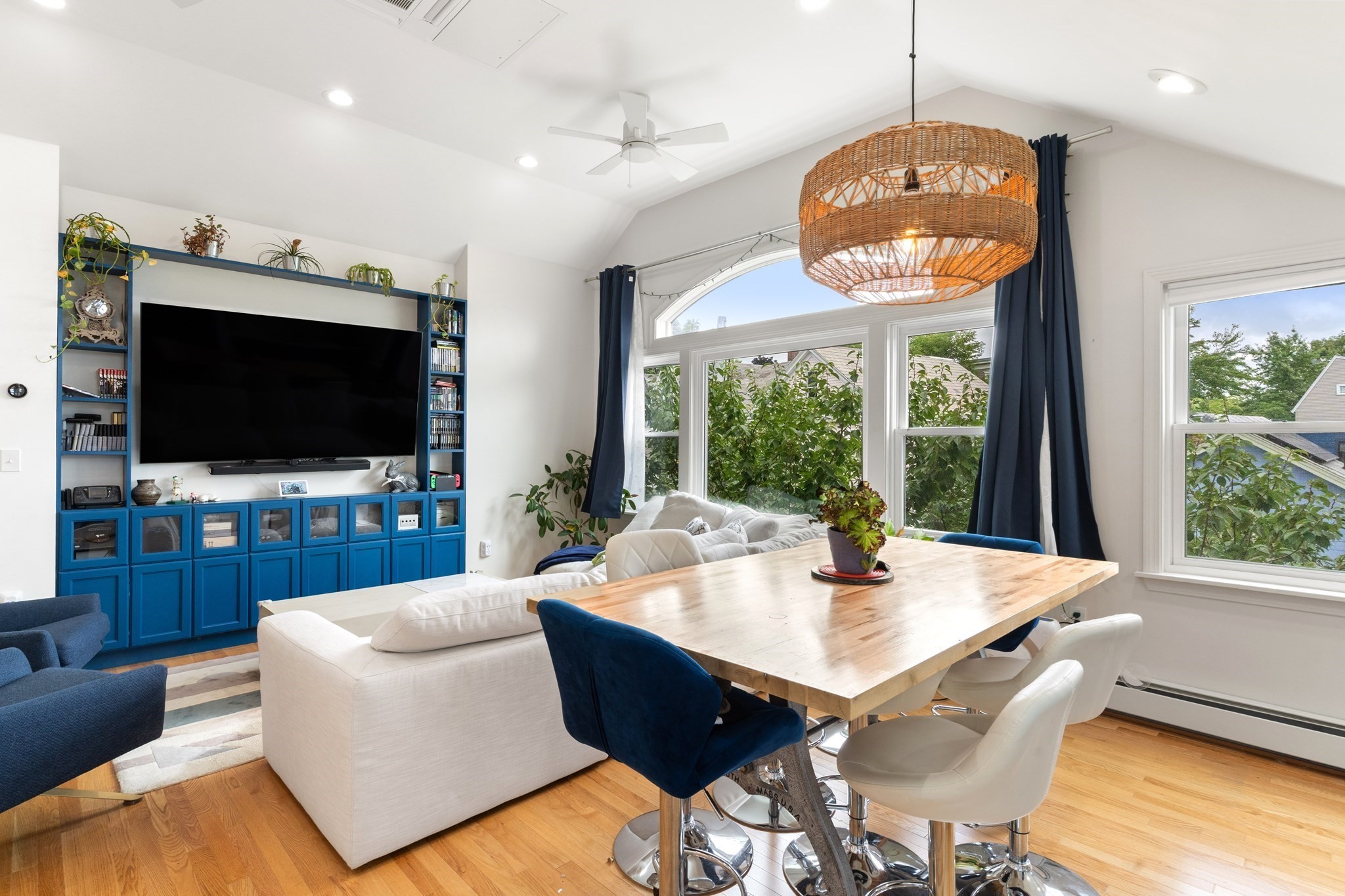 14 Belmont St # A Property Photo 12