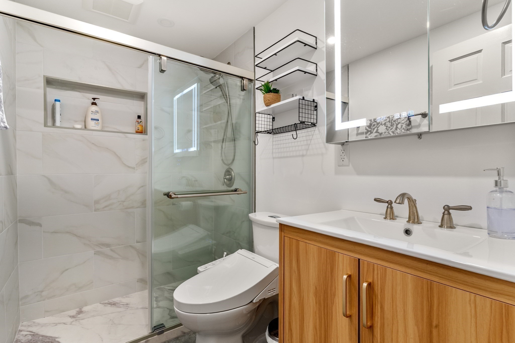 14 Belmont St # A Property Photo 20