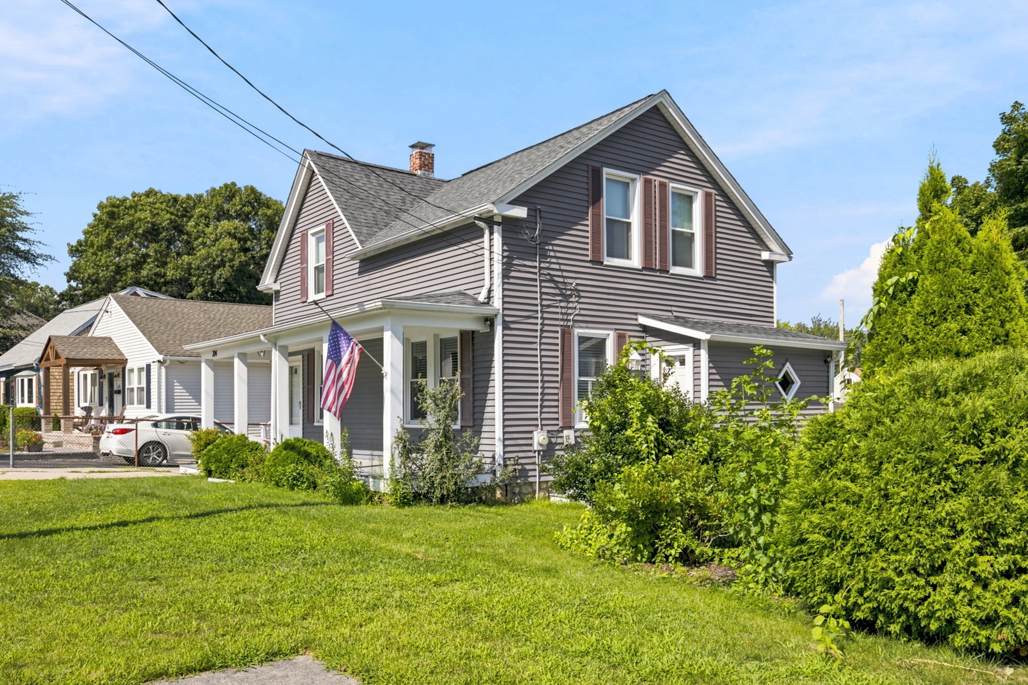 204 Lowell Street Property Photo 2