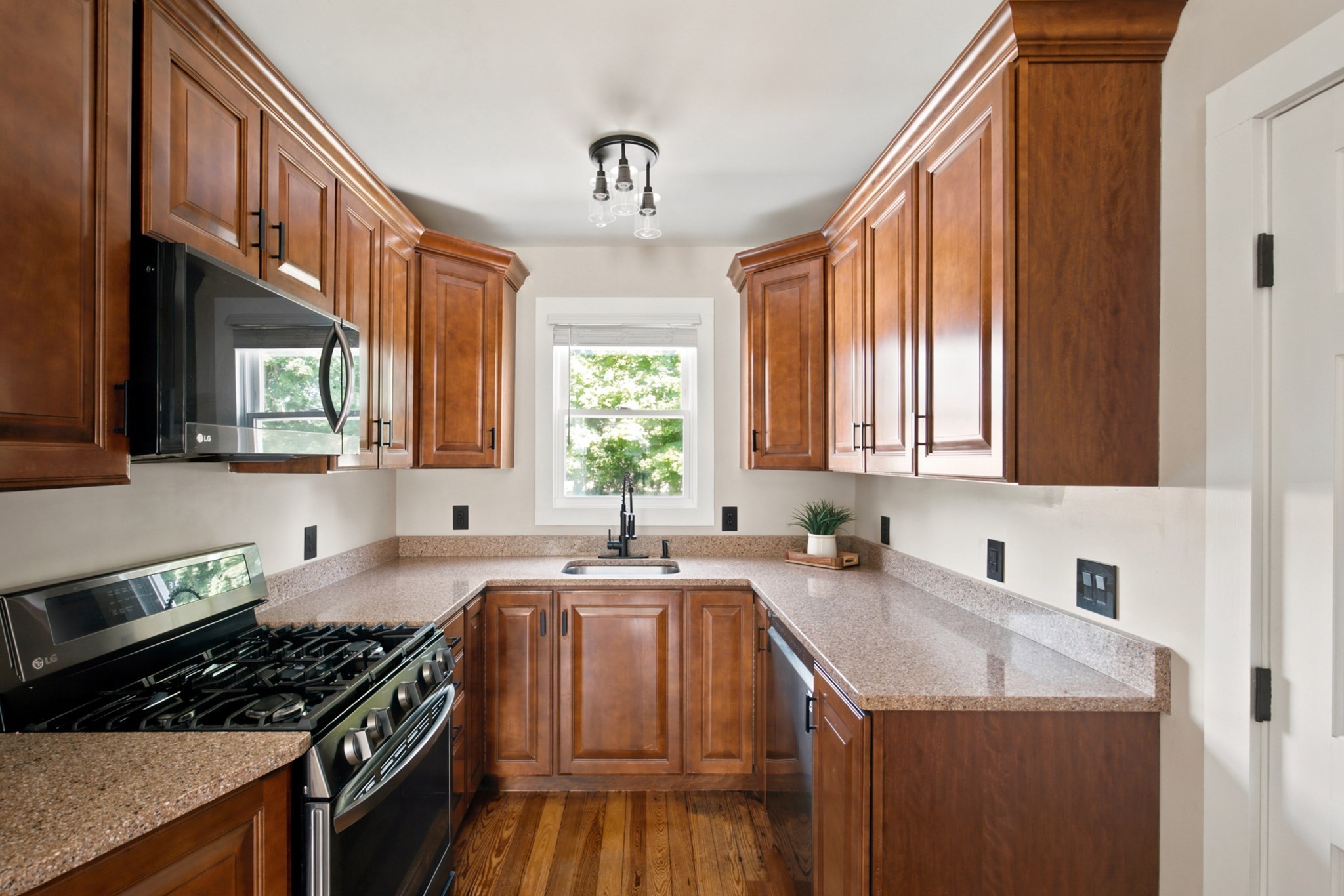 204 Lowell Street Property Photo 17