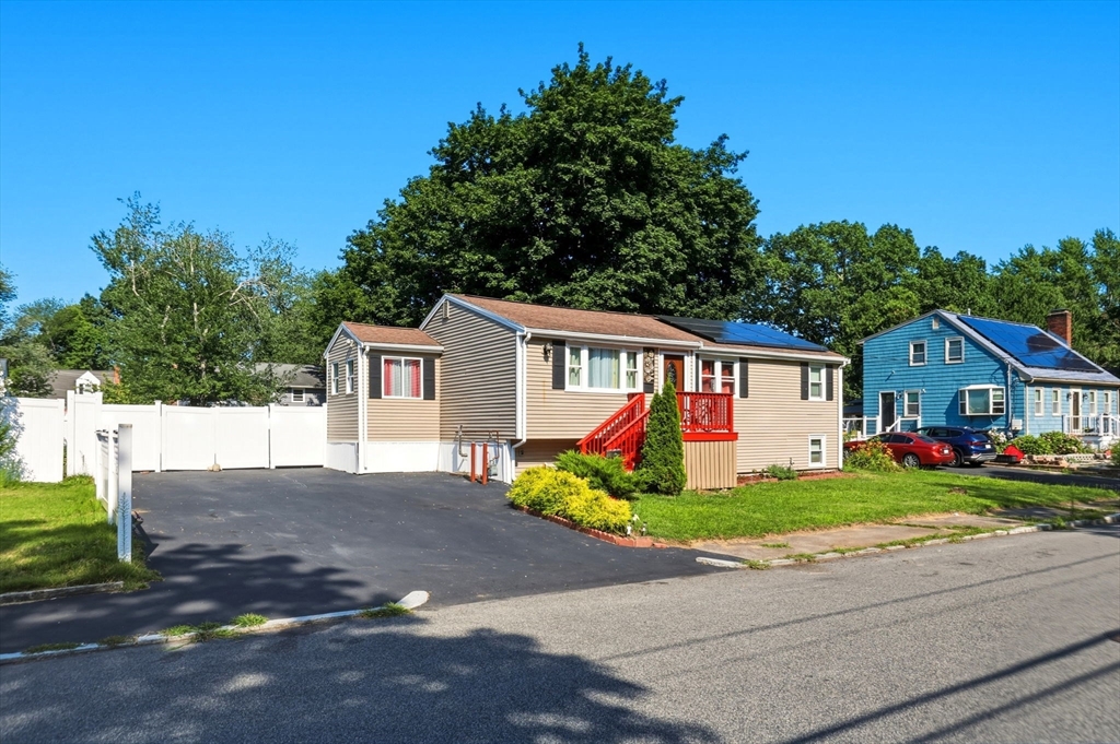280 Ettrick St Property Photo 1