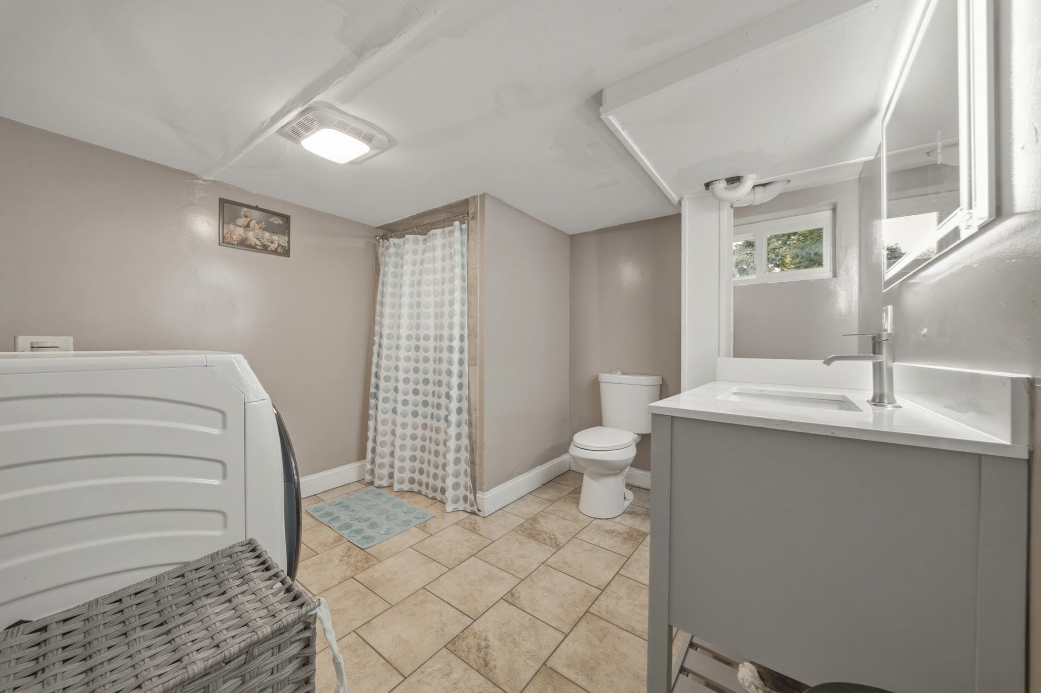 280 Ettrick St Property Photo 29