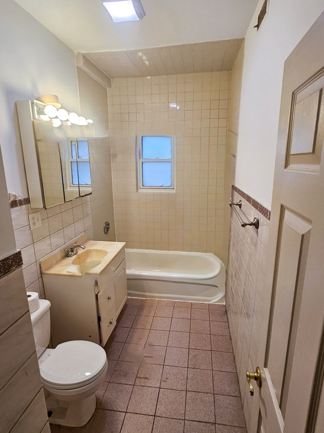 6 Ashley St # 2 Property Photo 7
