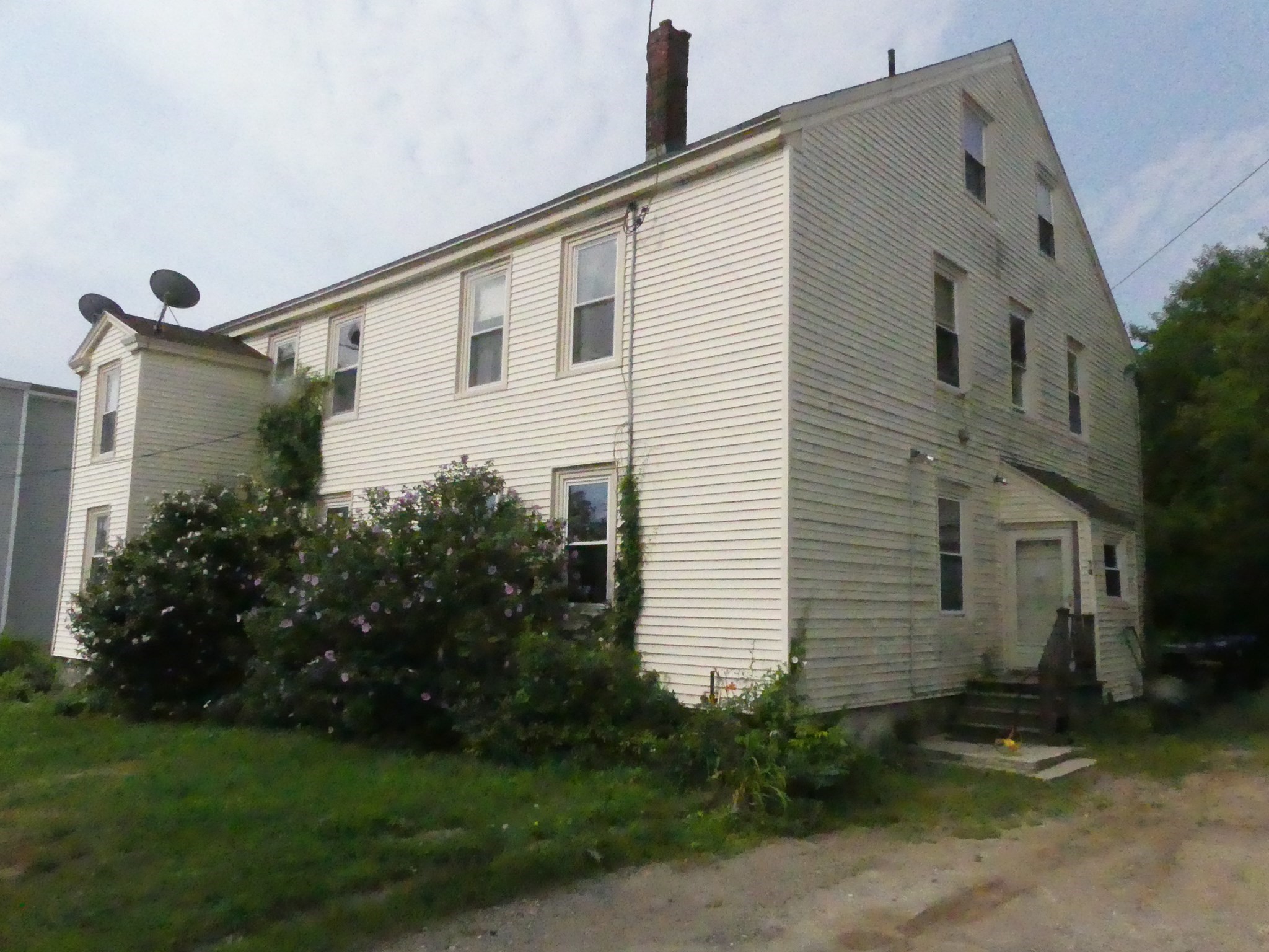 14 Summit Ave Property Photo 1