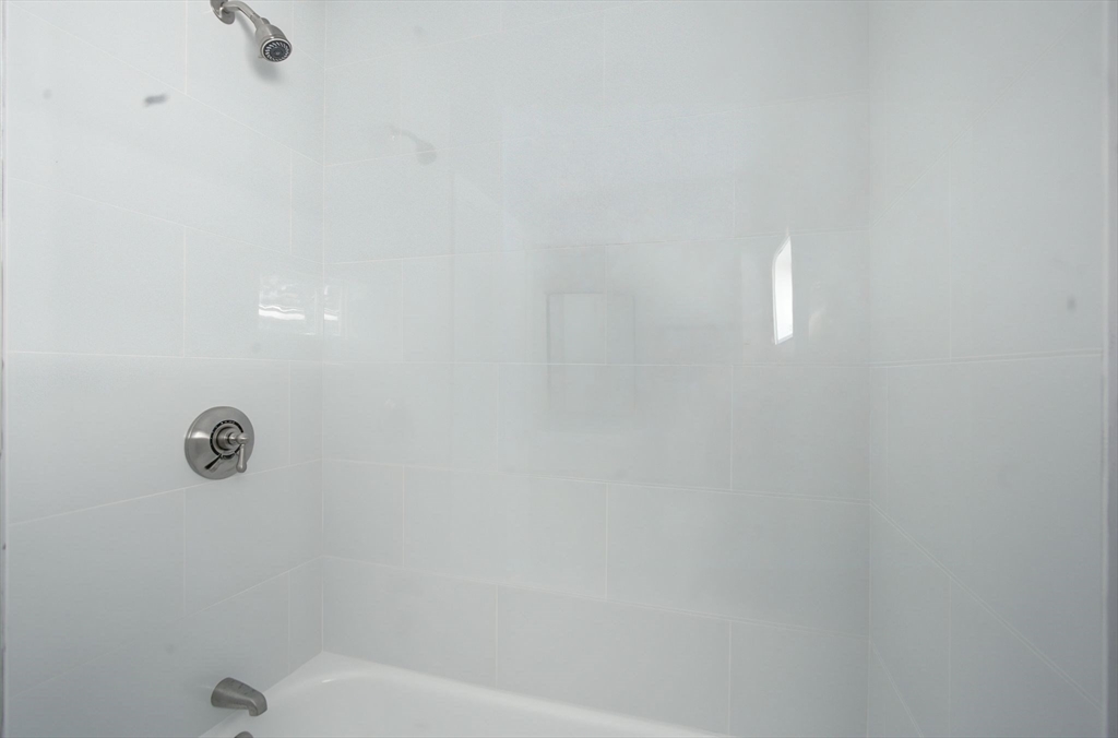 85 Middle St Property Photo 10