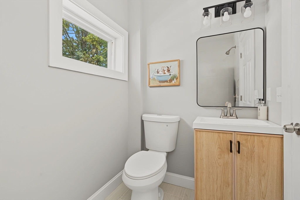 85 Middle St Property Photo 11