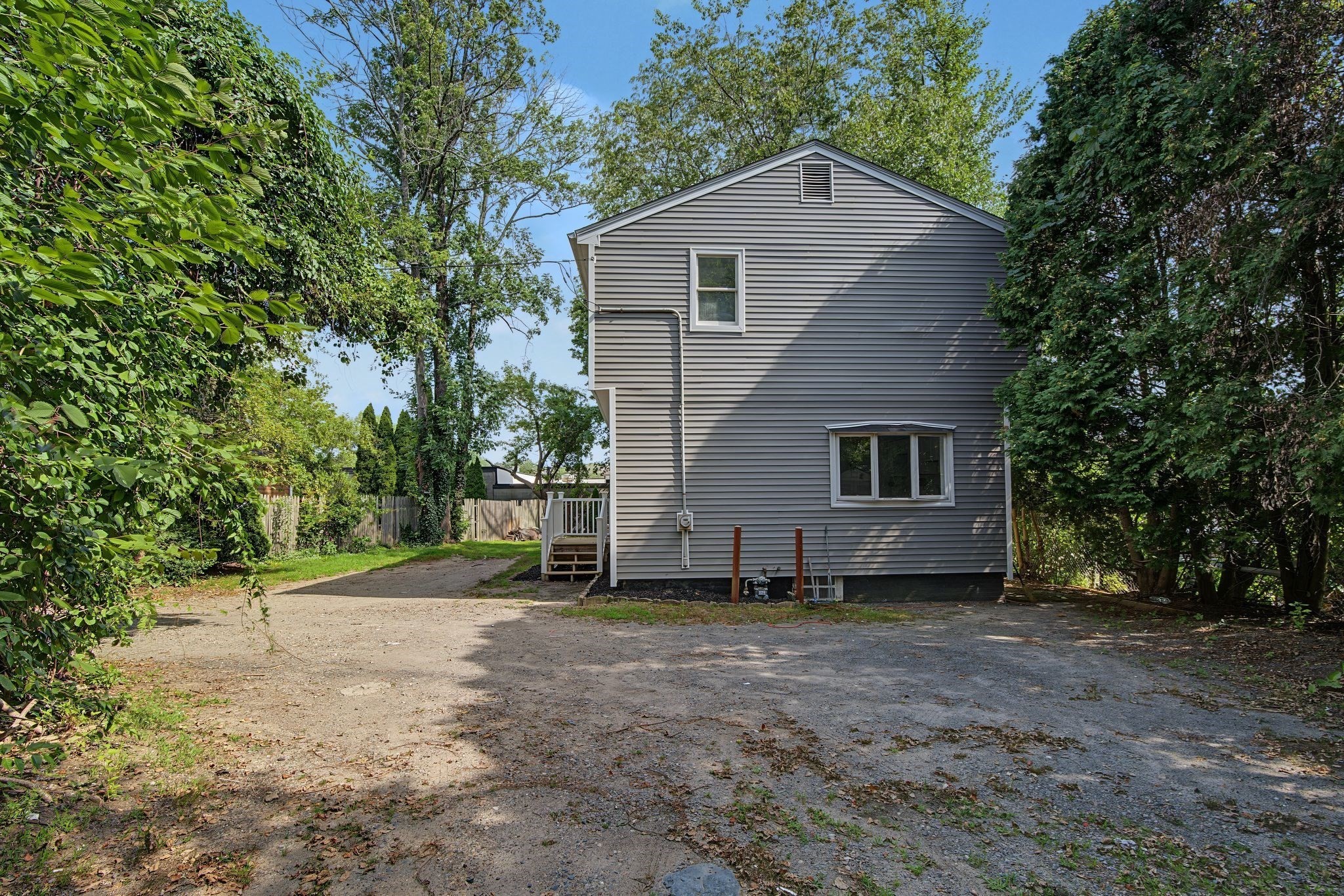 3-r Buttonwood Ter Property Photo 22