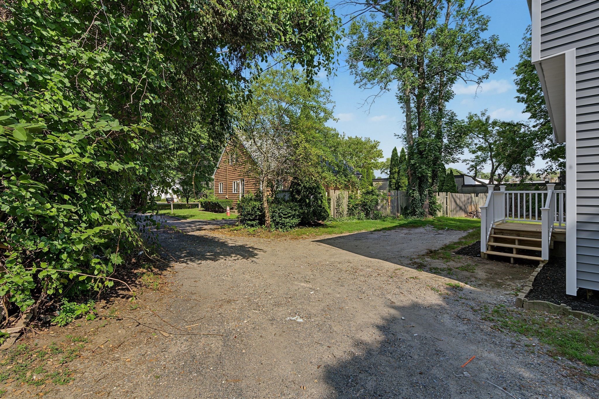3-r Buttonwood Ter Property Photo 25