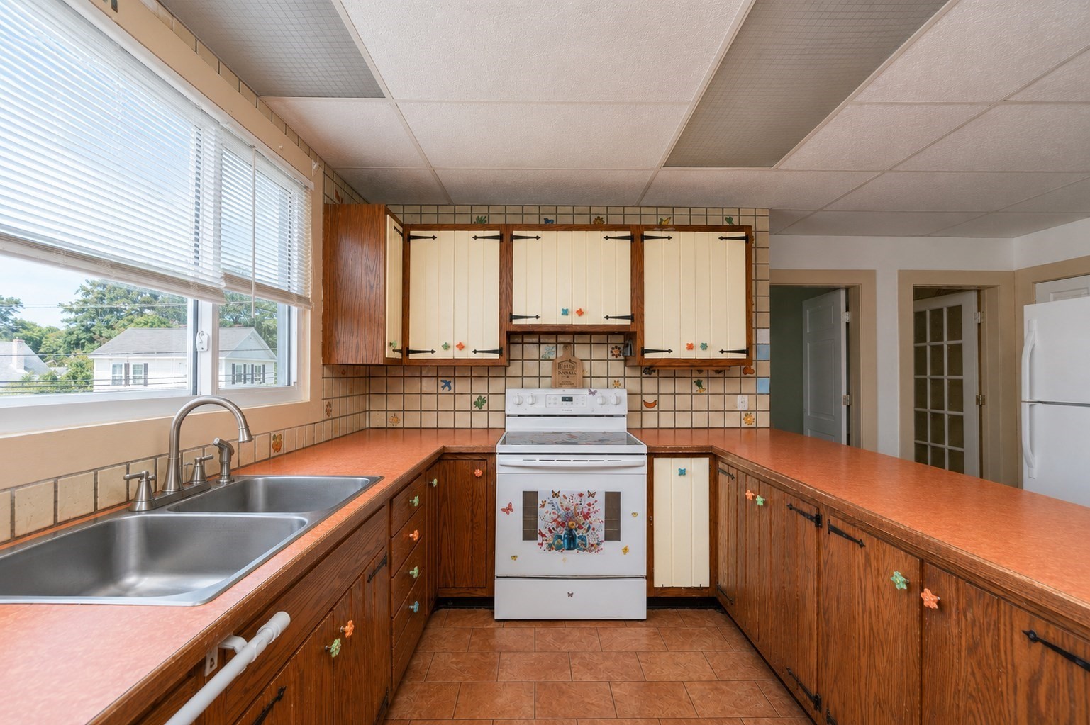 189 Oak St Property Photo 7