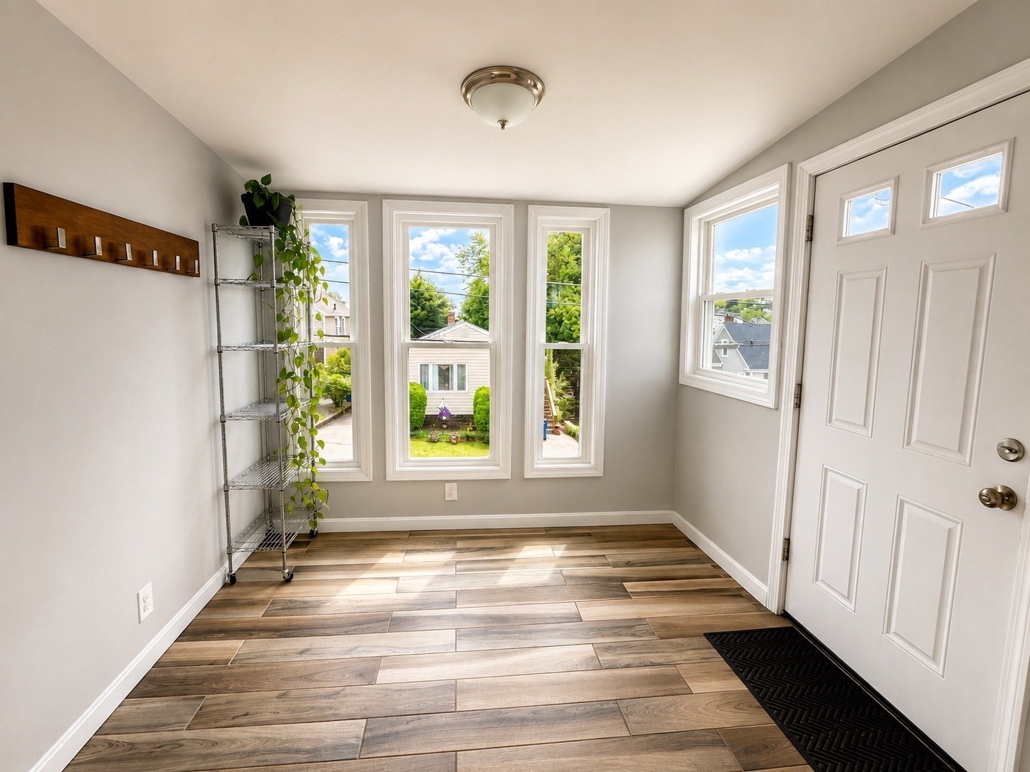14 Newbury St Property Photo 3