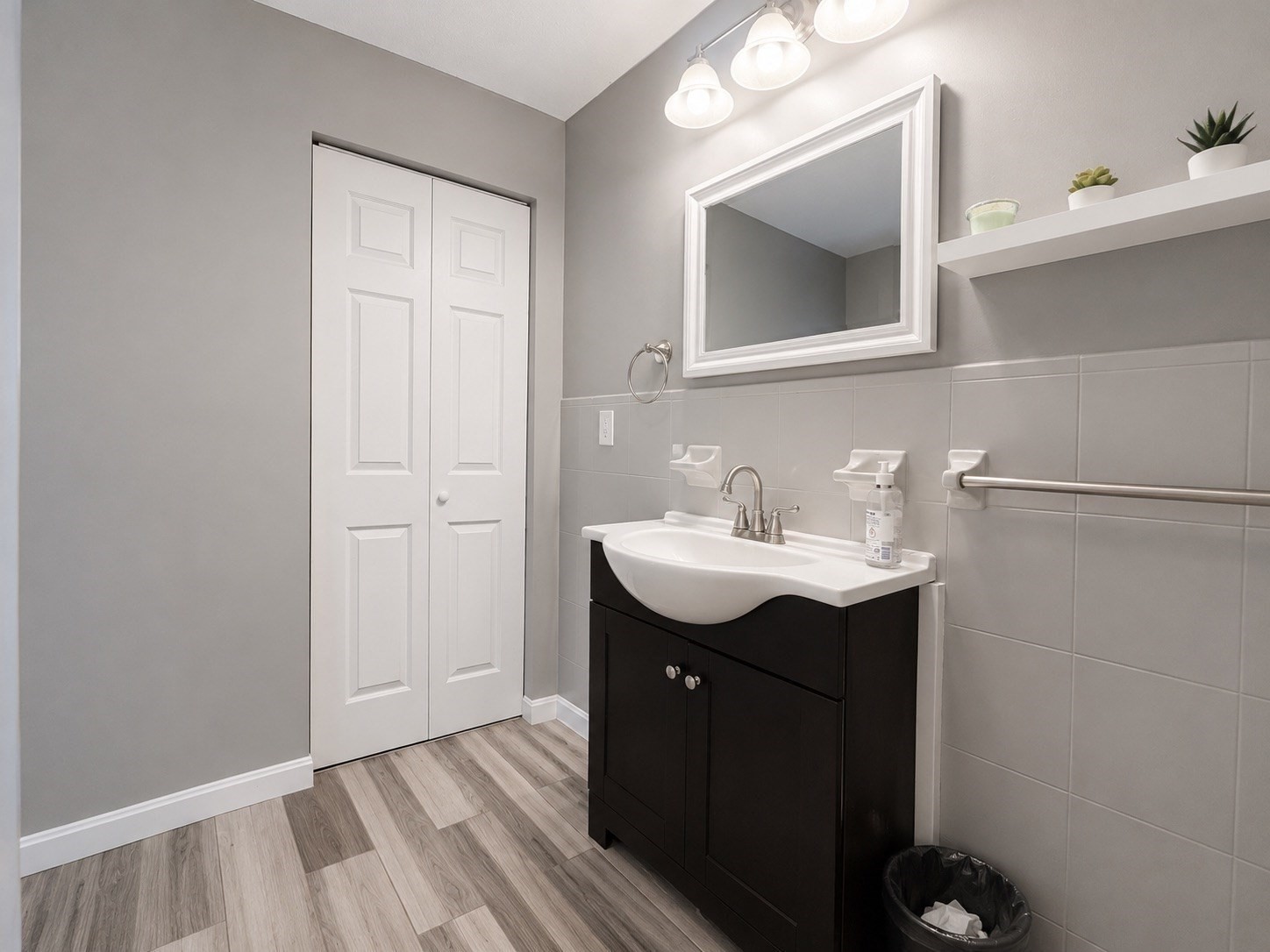 14 Newbury St Property Photo 12