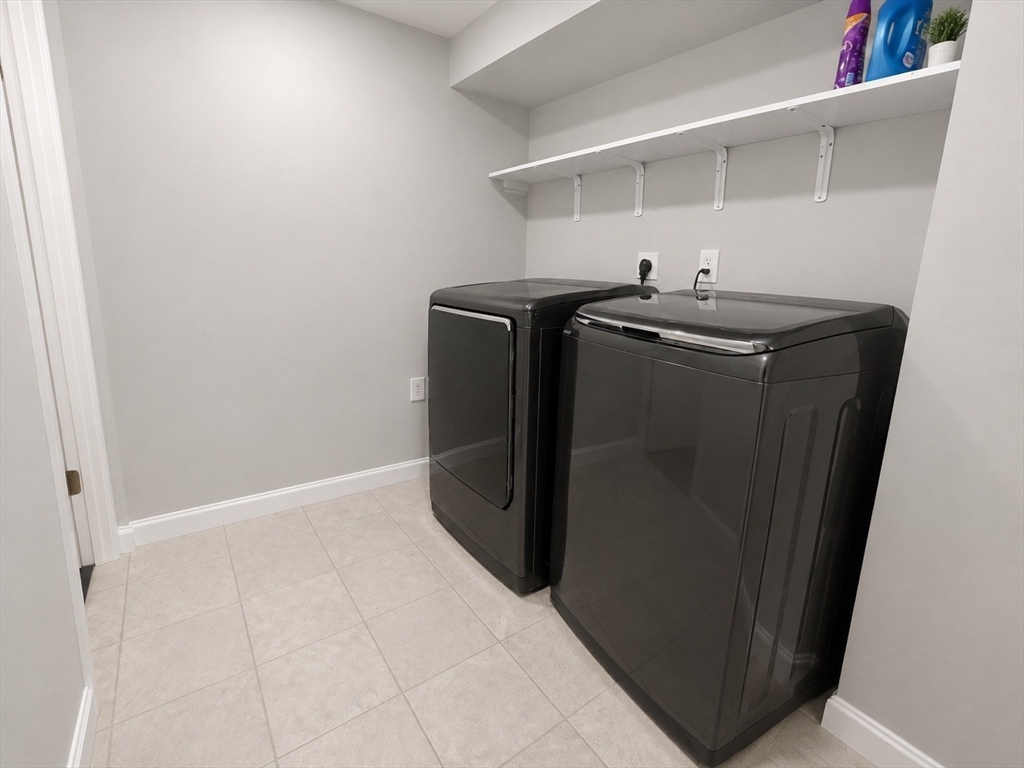 14 Newbury St Property Photo 14