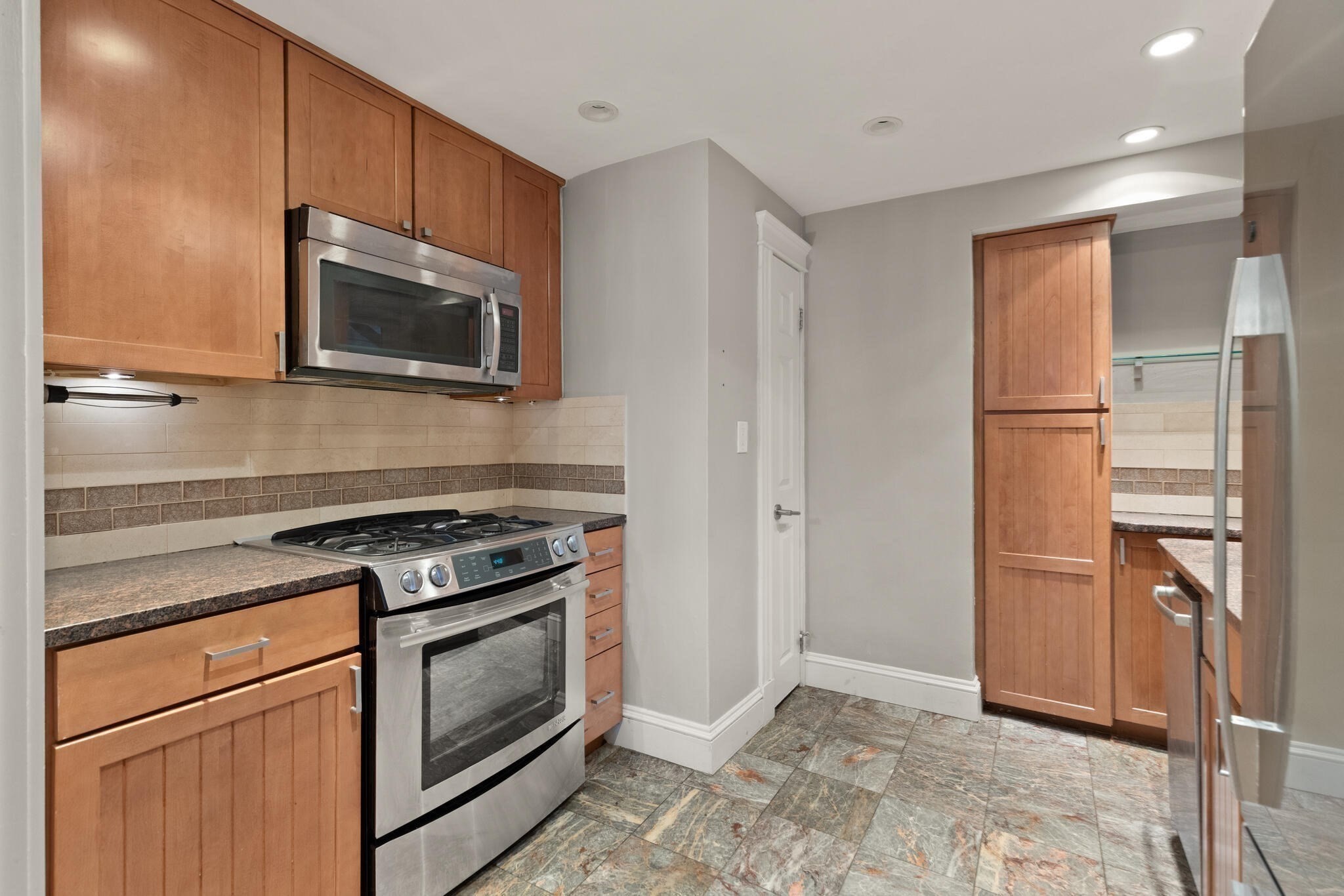 180 Commonwealth Ave # B Property Photo 3