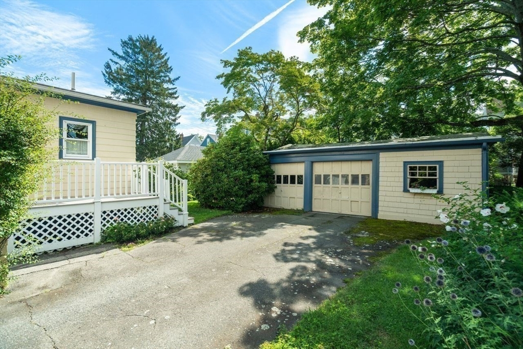 11 Hampden Street Property Photo 32