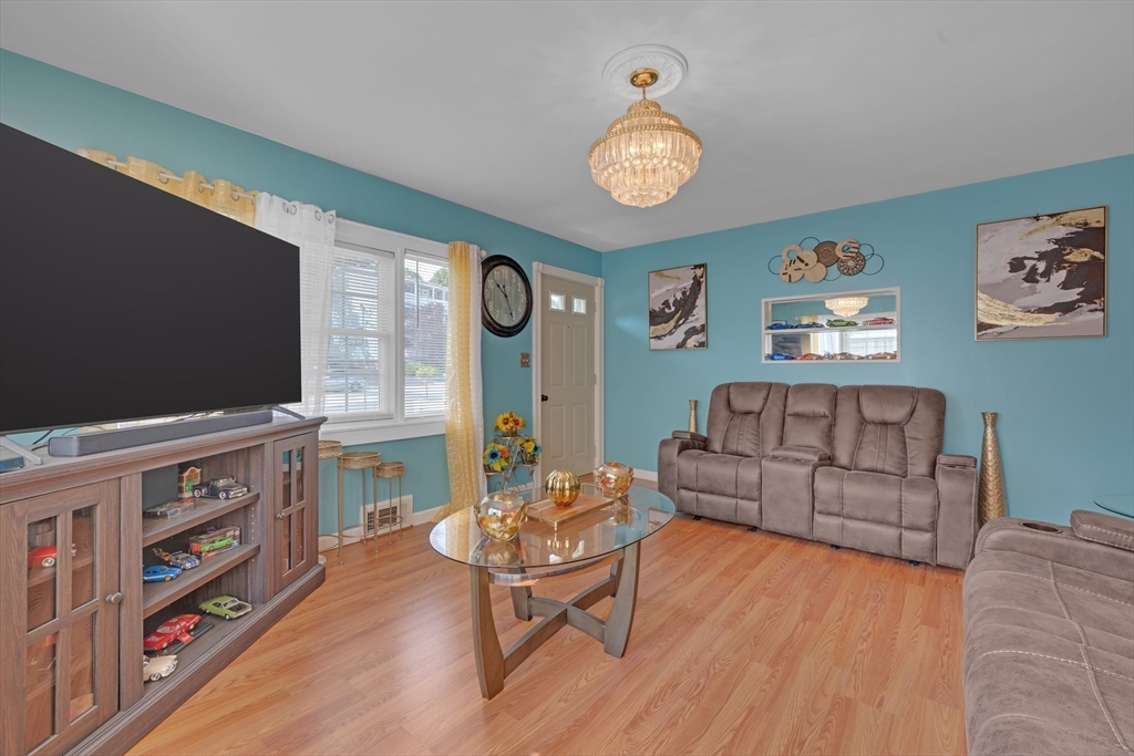 10 Union St Property Photo 6