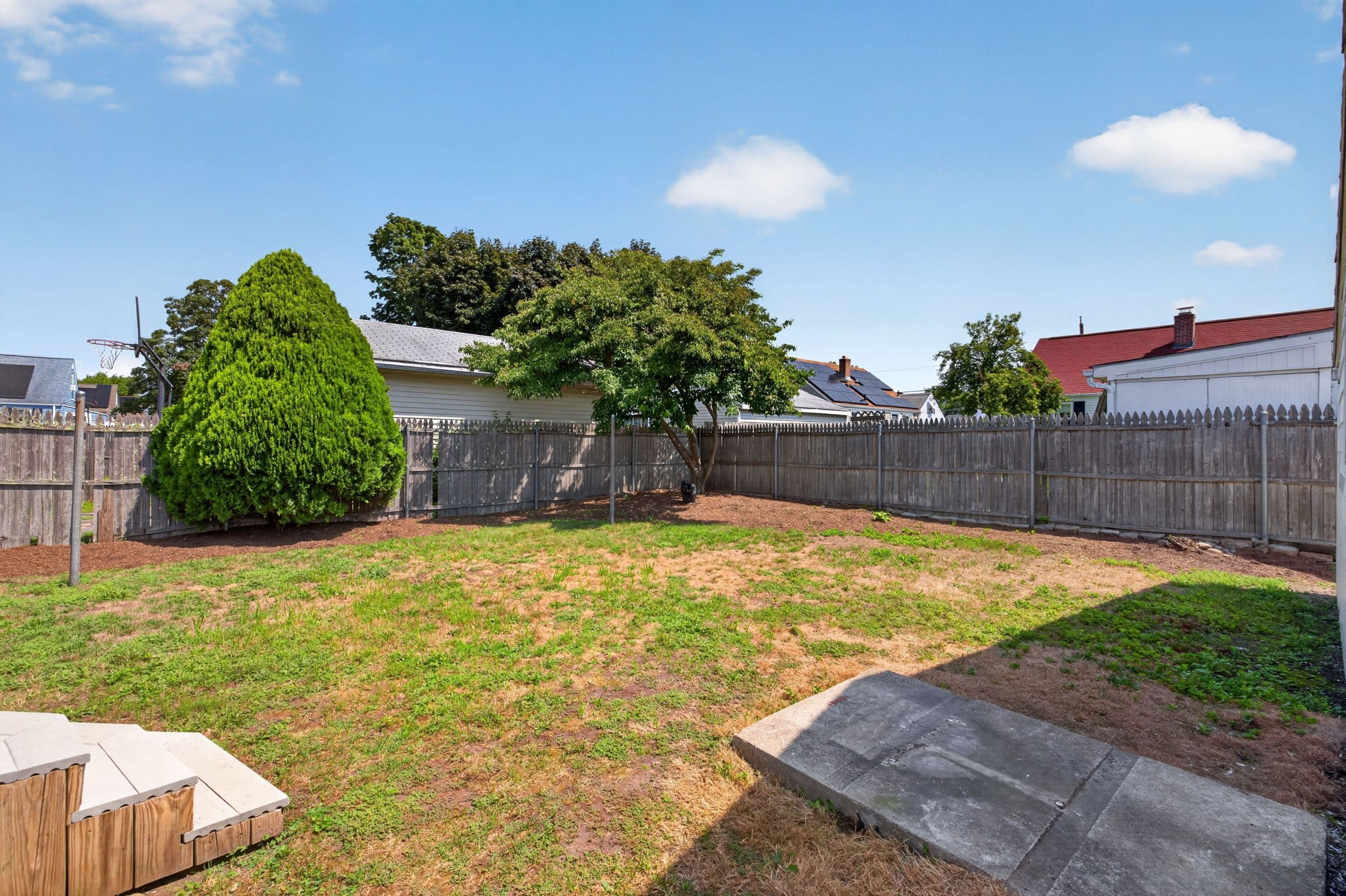 122 Dewey Ave Property Photo 4