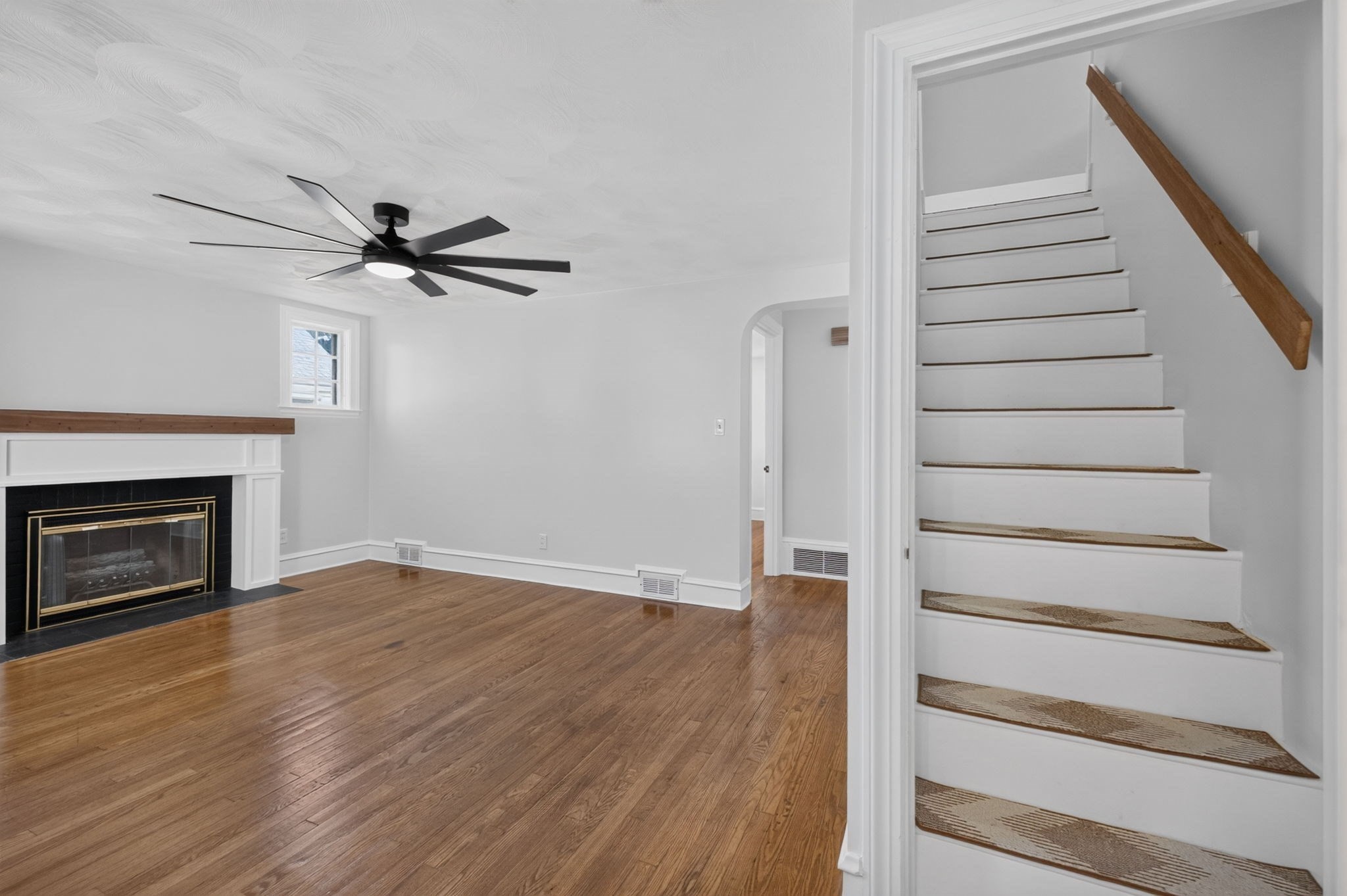 122 Dewey Ave Property Photo 30