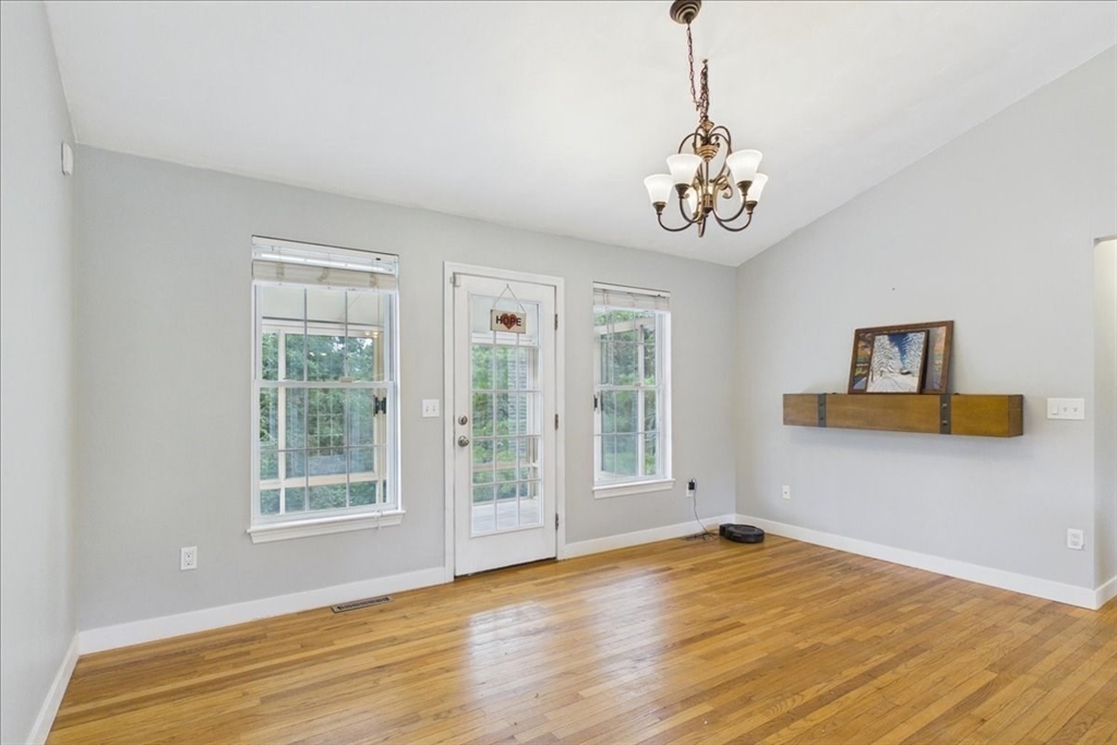 444 Lunns Way Property Photo 11